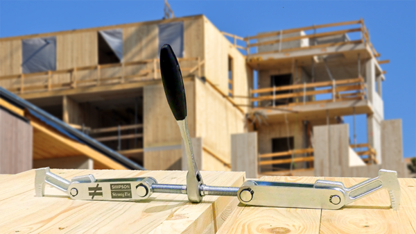 Elementspanner WEC mit den beiden handgeschmiedeten Haken