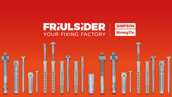 Eine Auswahl an Schrauben und Dübeln von Friulsider vor einem roten bzw. rotorangenen Hintergrund. Die Logos von Simpson Strong-Tie und Friulsider in der Mitte.