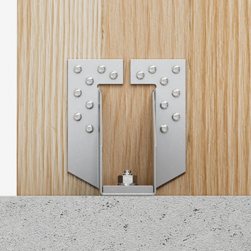 Der Zuganker HDCLT140 von Simpson Strong-Tie in der frontalen Ansicht, eine Holzwand mit einem Betonfußboden verbindend.